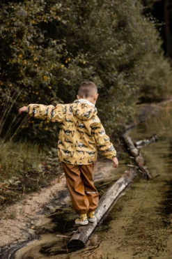 CeLaVi Regenanzug Baggerlader Traktor 2 Teile Strohgelb/nougat -Babyprodukte Geschäft CELAVI SS22 25 1280x1280