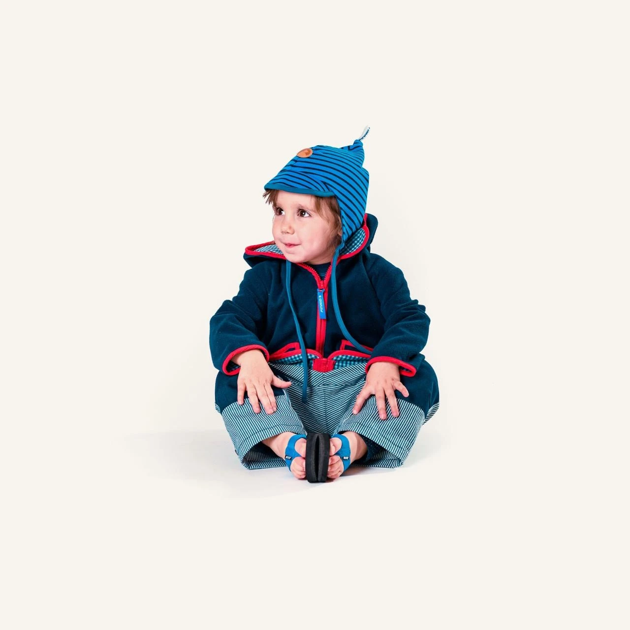 Finkid POPI SPRING Blue/navy Jersey Zipfelmütze Mit Sonnenschild 2 Finkid POPI SPRING Blue/navy Jersey Zipfelmütze Mit Sonnenschild – Bild 2