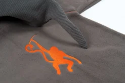 Ducksday Fleeceoverall BAGY Dunkelgrau/orange Affe 5 Ducksday Fleeceoverall BAGY Dunkelgrau/orange Affe -Babyprodukte Geschäft ducksday fleeceanzug grau ora 2 1280x1280