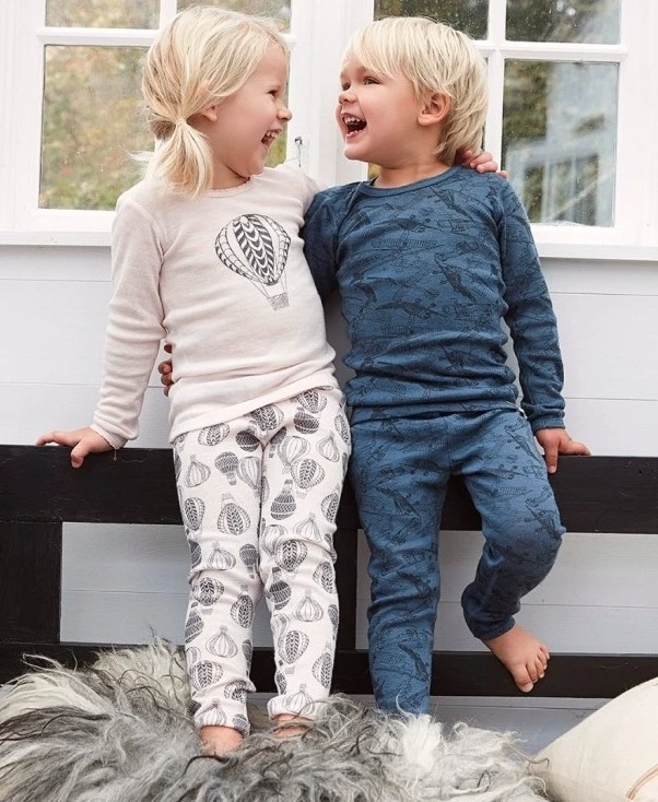 Celavi Baby Leggings Wolle Jeansblau Mit Flugzeugen 2 Celavi Baby Leggings Wolle Jeansblau Mit Flugzeugen – Bild 2